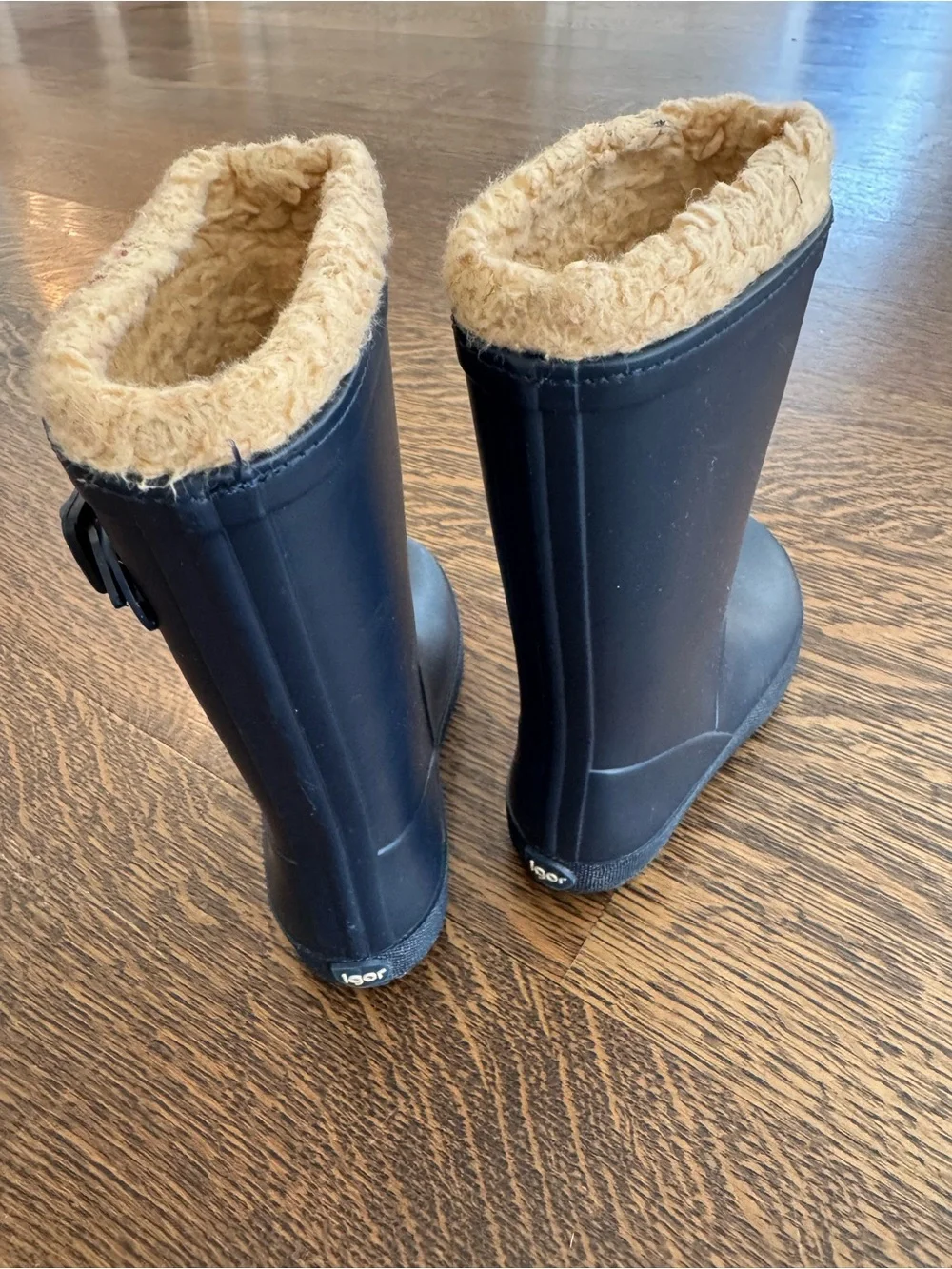 Fleece lined rain boots v good condition